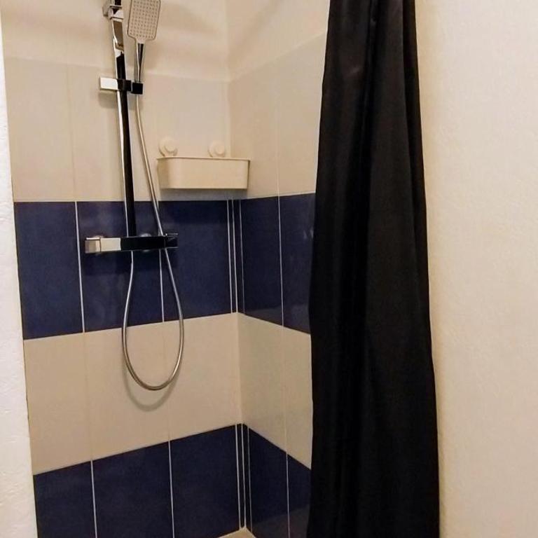 Maison cosy au bord du canal, piscine et parking - Ferienhaus - 13