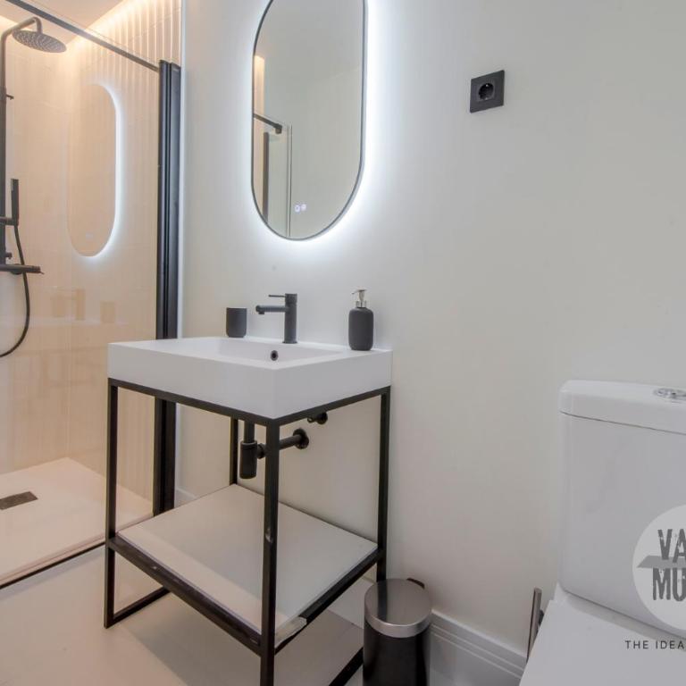 Malasaña encantadora para 6, ven a San Bernardo 20 E3 - Two-Bedroom Apartment - 12