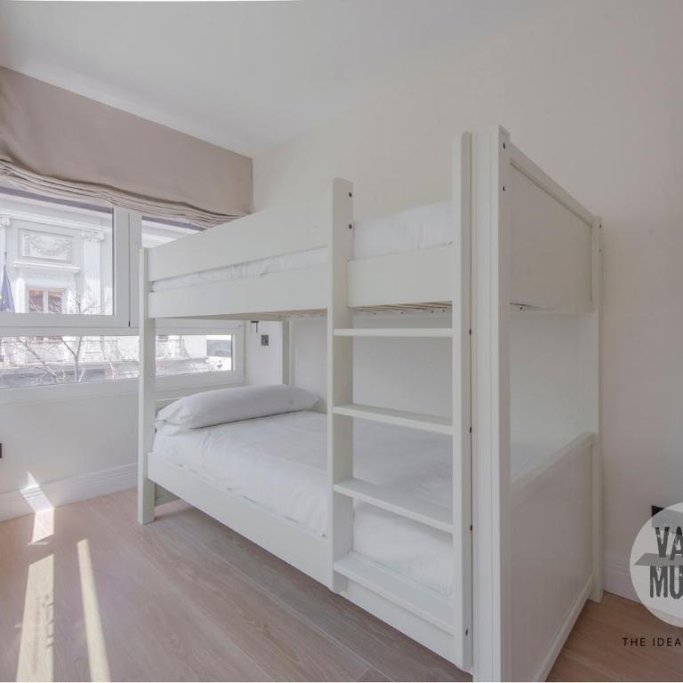 Malasaña encantadora para 6, ven a San Bernardo 20 E3 - Two-Bedroom Apartment - 25