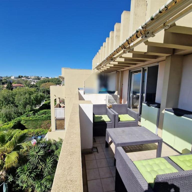 Cozy 1 Br with a seaview, AC, Pool and Parking - Apartment mit 1 Schlafzimmer - 2