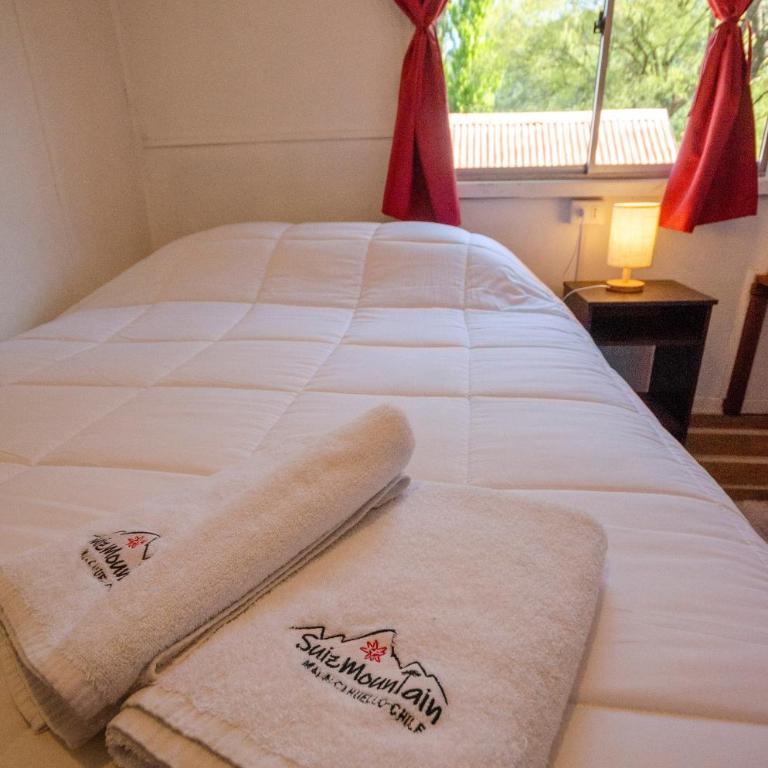 SuizMountain - Double Room with Shared Bathroom - 1