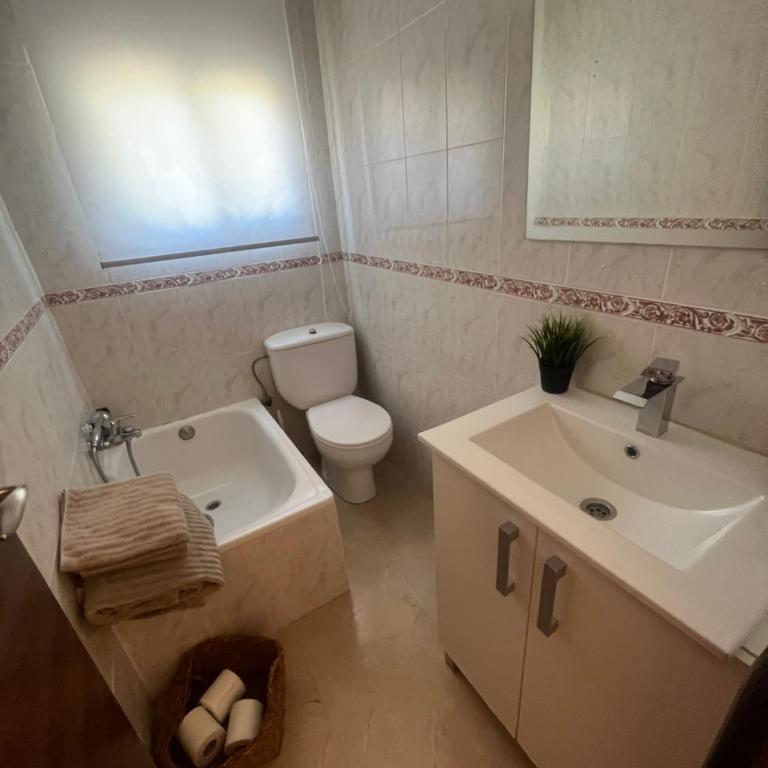 Apartamento Salou 2 playas, 2 km PortAventuraWorld - Two-Bedroom Apartment - 21