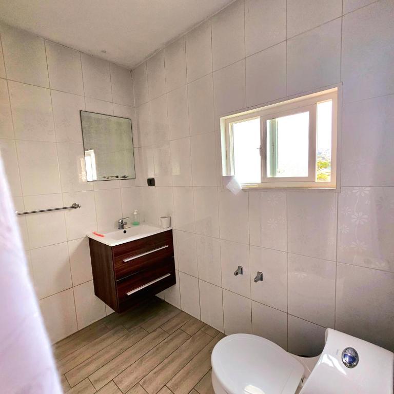 Hostal Florida Valpo - Habitación Individual con baño privado externo - 10