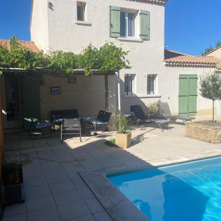 Charmante Maison provençale avec piscine dans Avignon - Haus mit 4 Schlafzimmern - 2