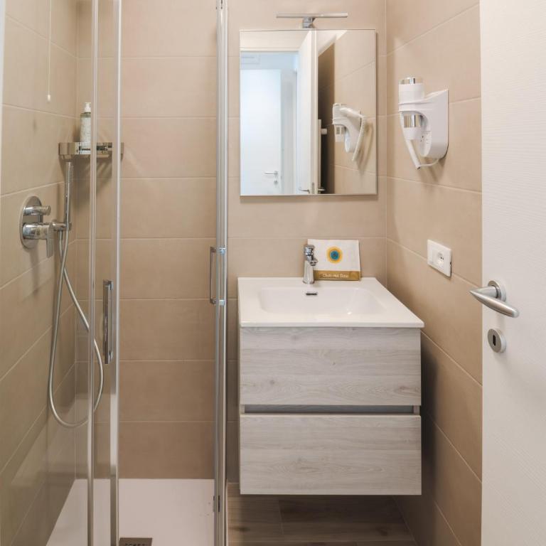 Club del Sole Desenzano Boutique Resort - Two-Bedroom Apartment - Lakefront - 4