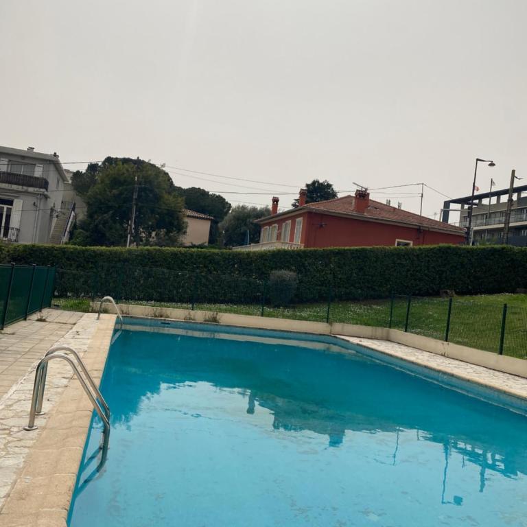 Dernier étage vue mer avec parking et piscine - Appartement 1 Chambre - 14