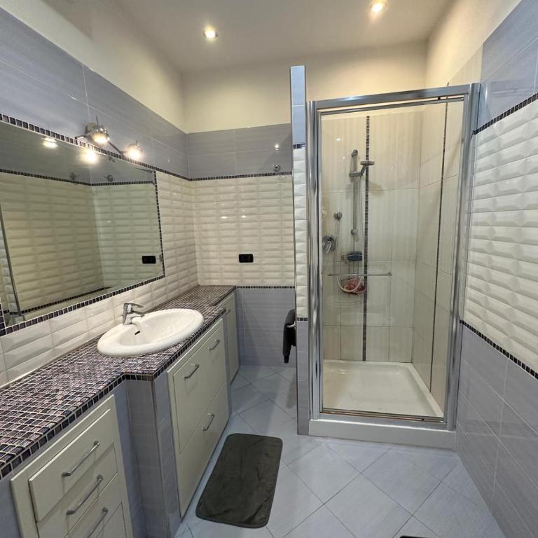 Il Tortellino Quasi in Centro Elegant Apartment - Appartamento con 2 Camere da Letto - 26