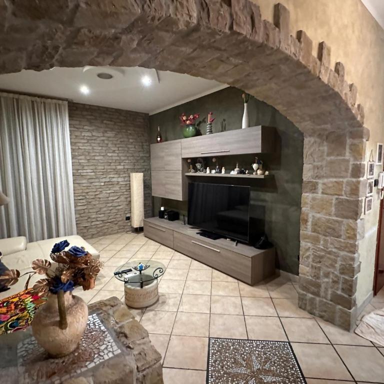 Il Tortellino Quasi in Centro Elegant Apartment - Appartamento con 2 Camere da Letto - 4