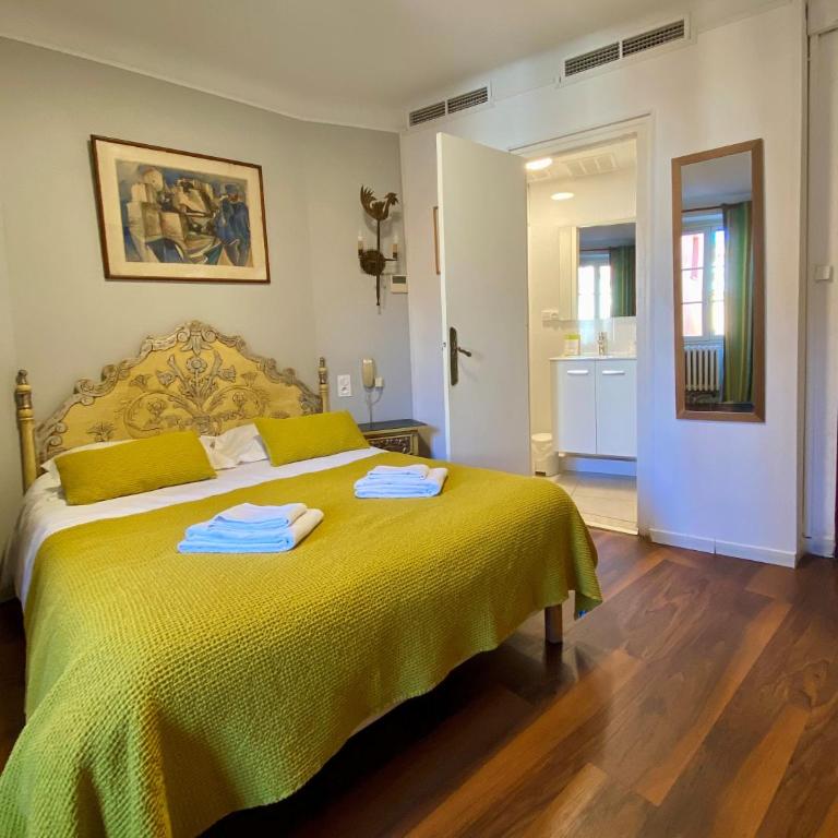Hôtel des Templiers - Chambre Double Standard avec Douche - 3