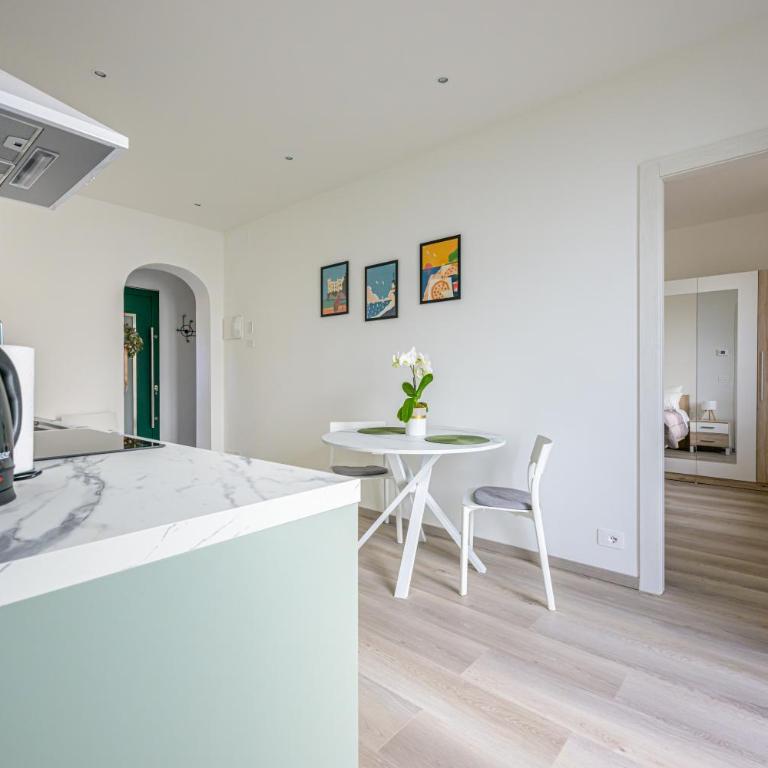 M&S Holiday House - Appartamento con 2 Camere da Letto, Balcone e Vista mare - 8