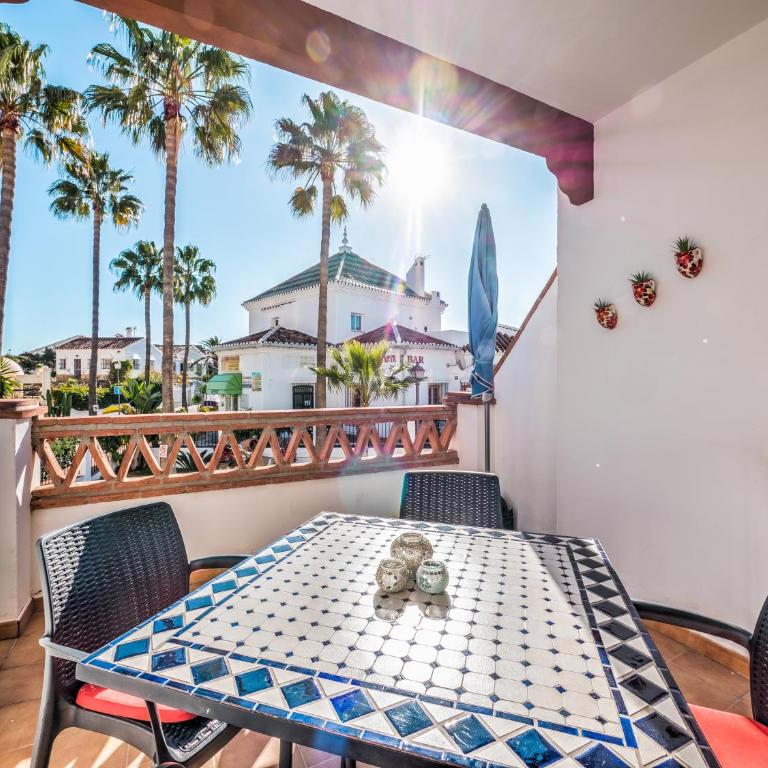 Apartment with pool near Burriana beach, Nerja - Apartamento de 2 dormitorios - 2