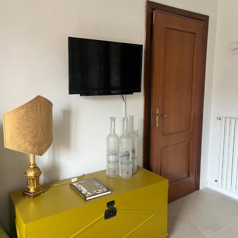 Domus Orestea Luxury Suites - King Room with Balcony - 4
