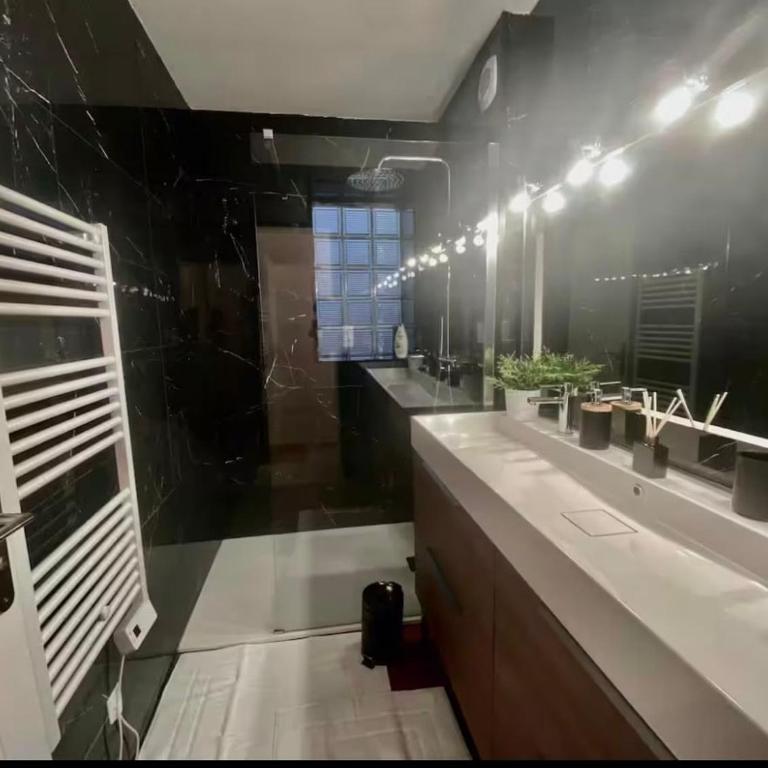Le Point Virgule - Parking Privé - Clim - Appartement 2 Chambres - 13