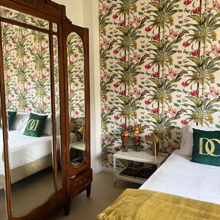 Domus Orestea Luxury Suites - King Room with Balcony - 5