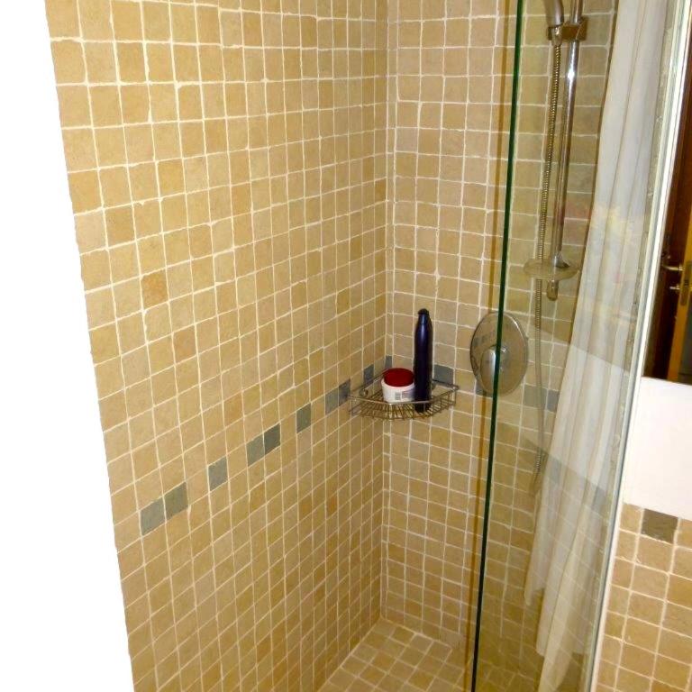 Moderno Apartamento en 1a Linia de mar en Salou. - Three-Bedroom Apartment - 15