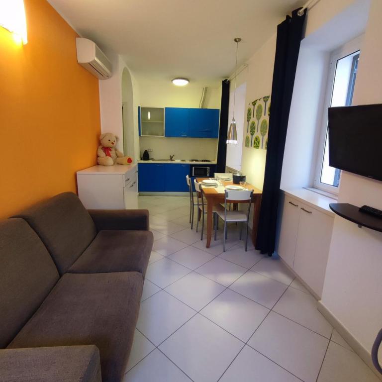 Hotel Tirreno - One-Bedroom Apartment with Balcony and City View - 3