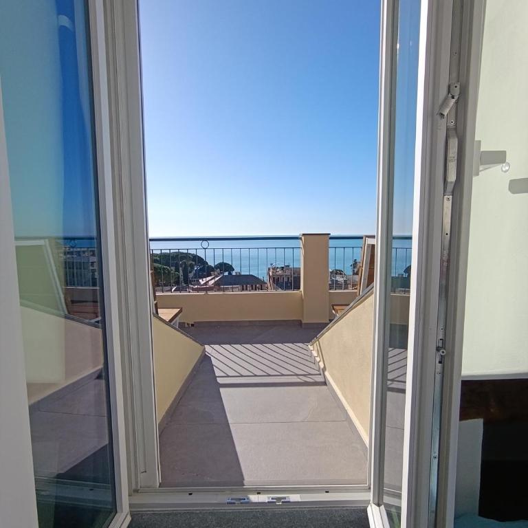 Romantic Loft Sea View Nervi - Appartamento con 1 Camera da Letto - 2