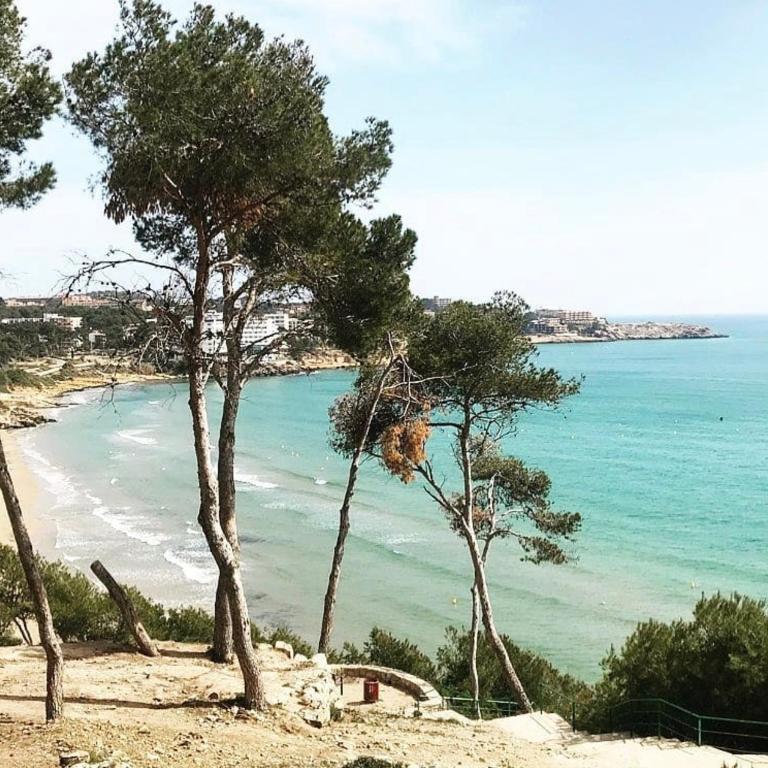 Moderno Apartamento en 1a Linia de mar en Salou. - Three-Bedroom Apartment - 18