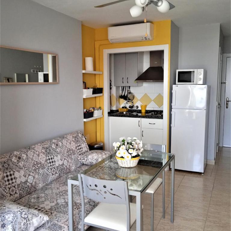 Bonito Estudio vistas al mar Zona Puerto Marina - Apartment with View - 1