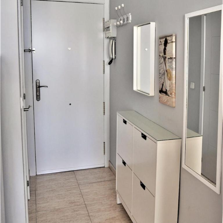 Bonito Estudio vistas al mar Zona Puerto Marina - Apartment with View - 4