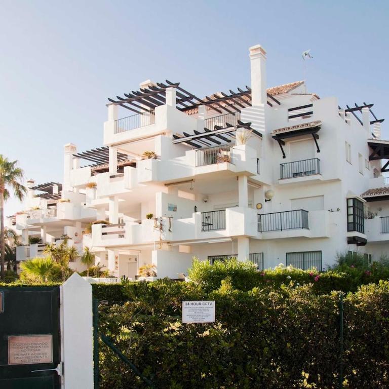 Primera línea de playa La Cala de Mijas - Apartamento de 3 dormitorios con vistas al mar - 2