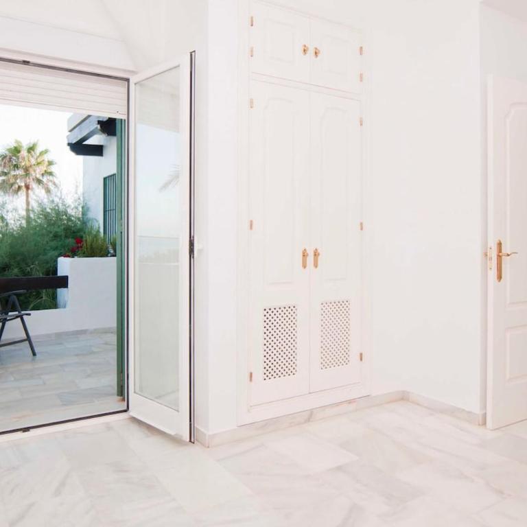 Primera línea de playa La Cala de Mijas - Apartamento de 3 dormitorios con vistas al mar - 21