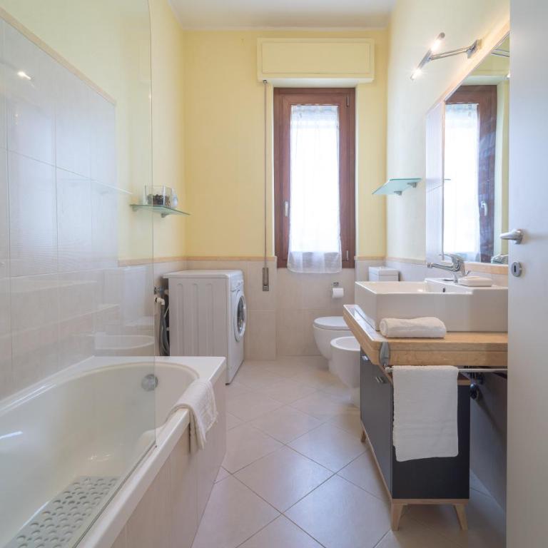 Apartments via Spano - Appartamento con 2 Camere da Letto e Balcone - 9