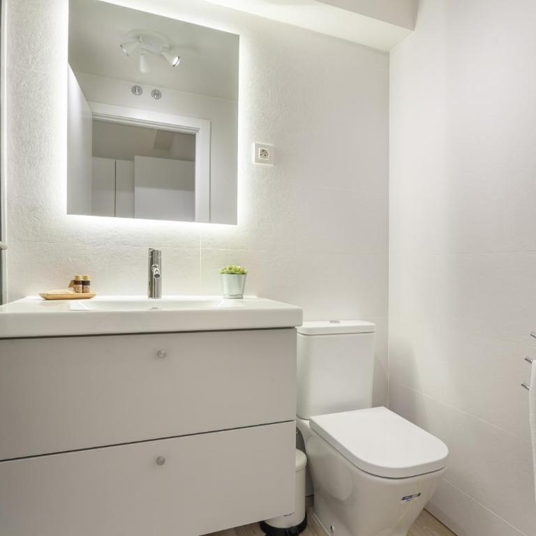 Antonio Lopez en Madrid - Two-Bedroom Apartment I - 17