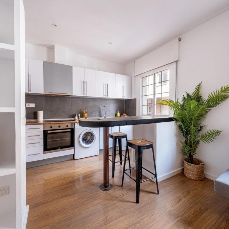 Caliu Apartments Barcelona - Fira - Apartamento de 1 dormitorio con terraza - 2
