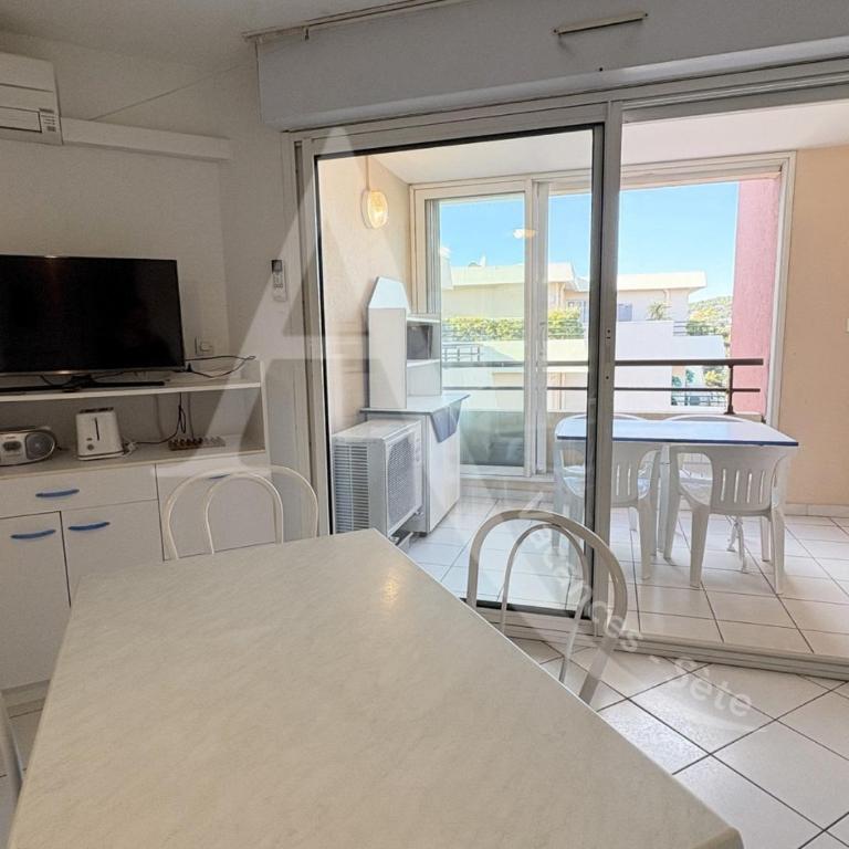 1 CHAMBRE, DERNIER ETAGE AVEC ASC, CLIM, RES AVEC PISCINE - Appartement 1 Chambre - 2
