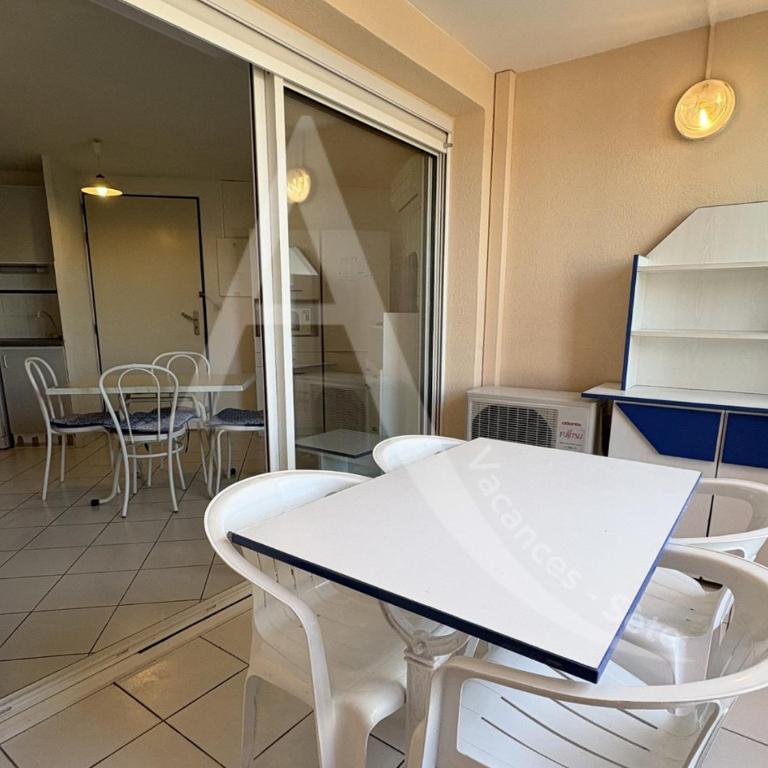 1 CHAMBRE, DERNIER ETAGE AVEC ASC, CLIM, RES AVEC PISCINE - Appartement 1 Chambre - 11