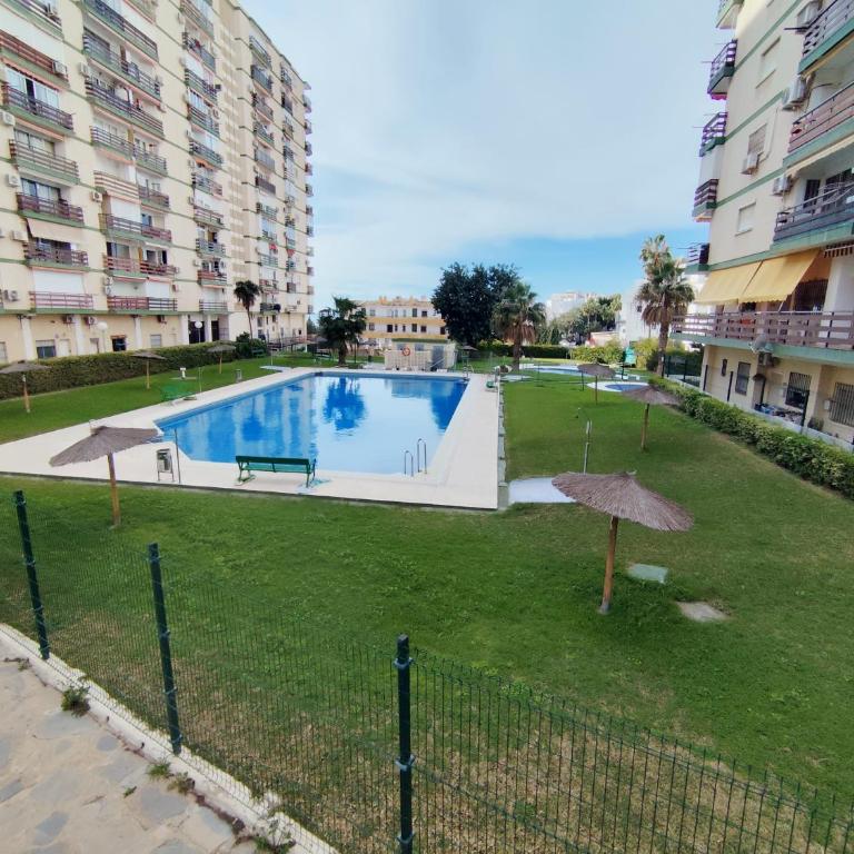 MRV Estudio Las Naciones Benalmadena - Estudio con vistas a la piscina - 12