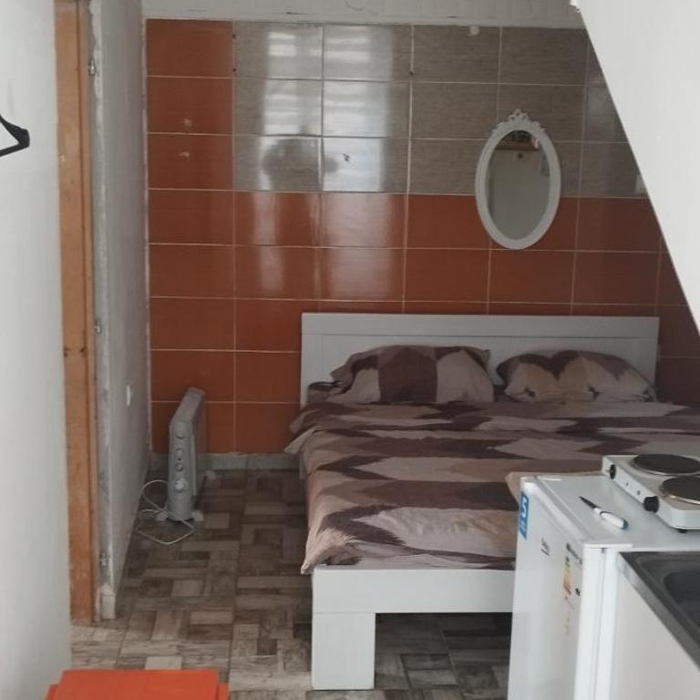 Small apartment with private bathrooms STRONG INTERNET - Family Studio - 1