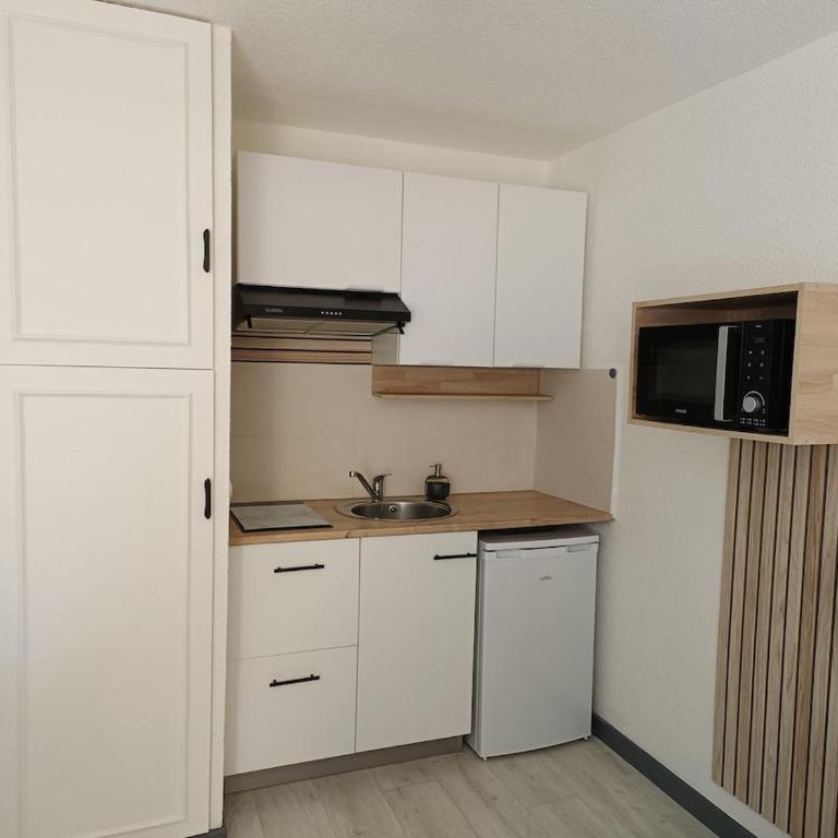 Studio La Favière Bormes les Mimosas - Apartment mit 1 Schlafzimmer - 4