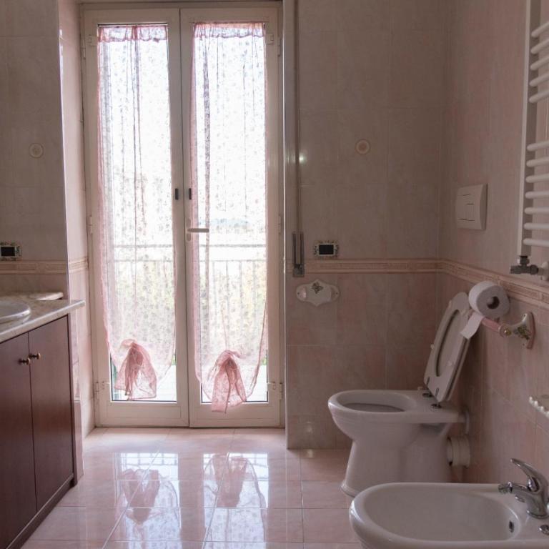 Casa Vacanze Residenziale, near the Sea, free parking, family accomodation - Three-Bedroom Apartment with View - 13