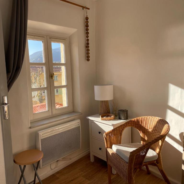 Appartement vue mer Menton vieille ville - Apartment with Sea View - 2