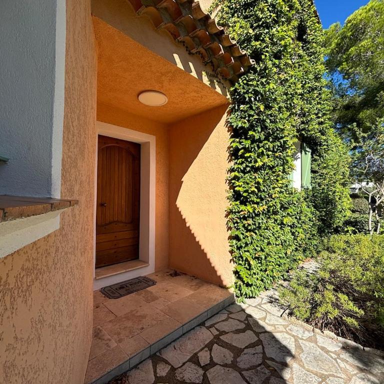 VILLA CHEZ-NOUS C'est chez vous, piscine, plages et golfs - Villa - 43