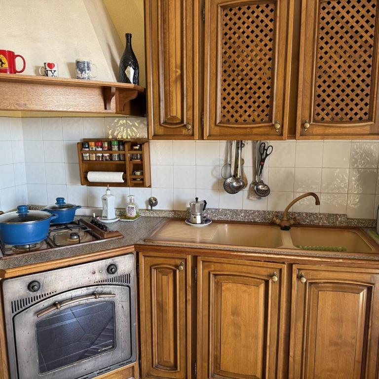 HOST4U - Vista Meravigliosa su Imperia - The Piano Apartment - Appartamento con 2 Camere da Letto - 2
