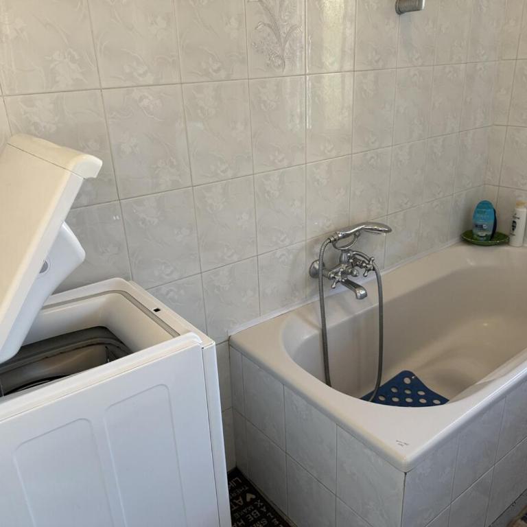HOST4U - Vista Meravigliosa su Imperia - The Piano Apartment - Appartamento con 2 Camere da Letto - 5