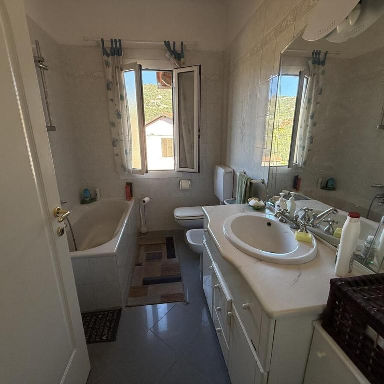 HOST4U - Vista Meravigliosa su Imperia - The Piano Apartment - Appartamento con 2 Camere da Letto - 11