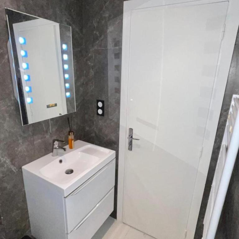 Studio avec terrasse, parking, piscine proche plage et centre à Cannes - Appartement 1 Chambre - 8