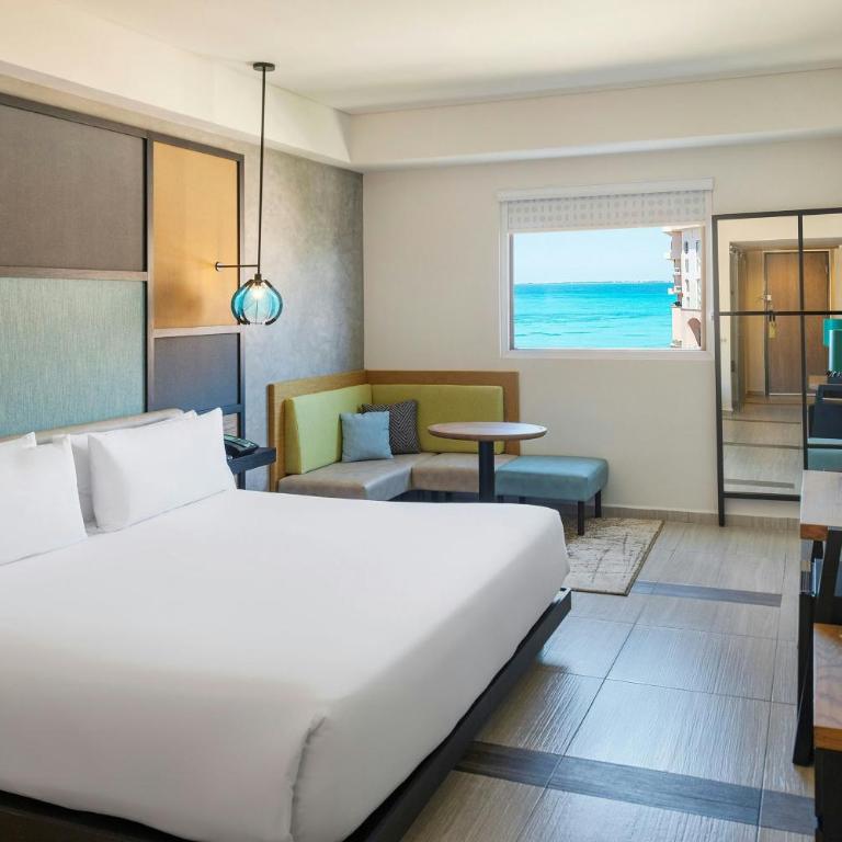 Aloft by Marriott Cancun - Aloft Ocean View, Guest room, 1 King + Complimentary open bar - 1