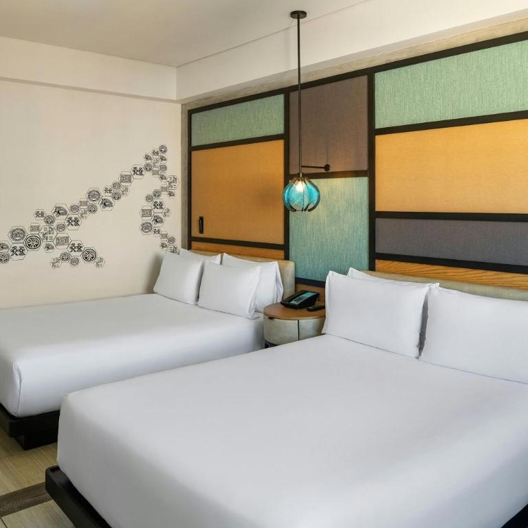 Aloft by Marriott Cancun - Aloft Lagoon View, Guest room, 2 Queen+ Complimentary open bar - 6