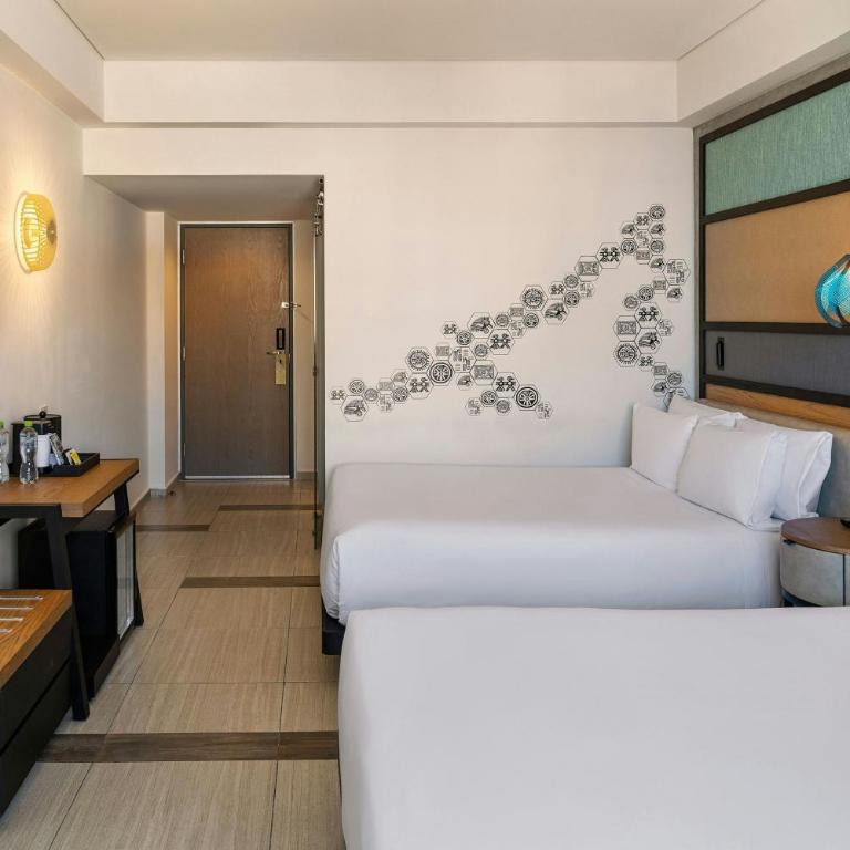Aloft by Marriott Cancun - Aloft Lagoon View, Guest room, 2 Queen+ Complimentary open bar - 7