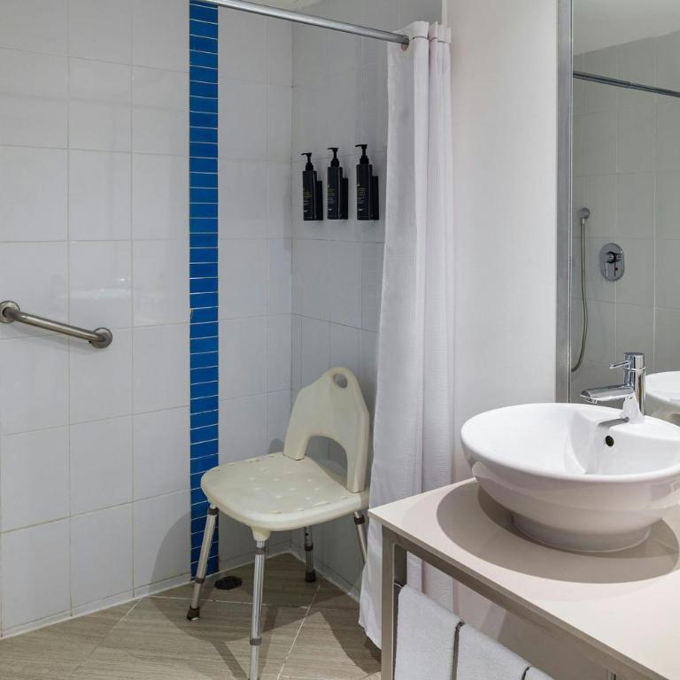 Aloft by Marriott Cancun - Aloft Partial View, Guest room, 2 Queen+ Complimentary open bar - 11