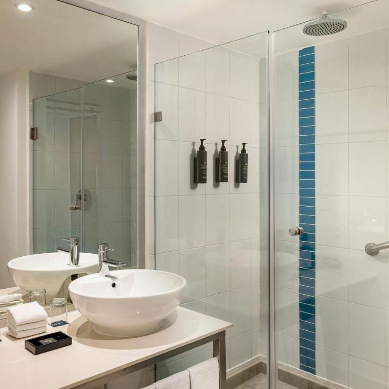 Aloft by Marriott Cancun - Aloft Lagoon View, Guest room, 2 Queen+ Complimentary open bar - 9
