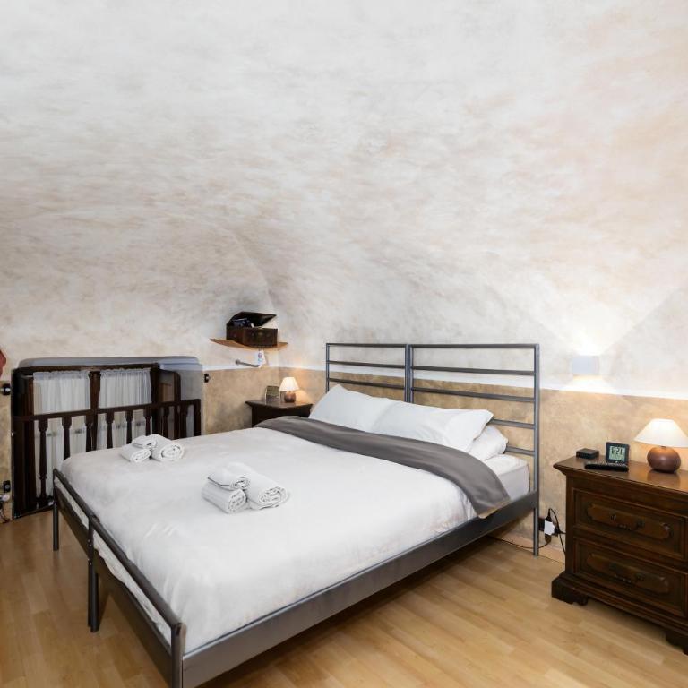Accogliente alloggio nel pieno centro storico della città parcheggio in box privato incluso - Appartamento con 1 Camera da Letto - 16