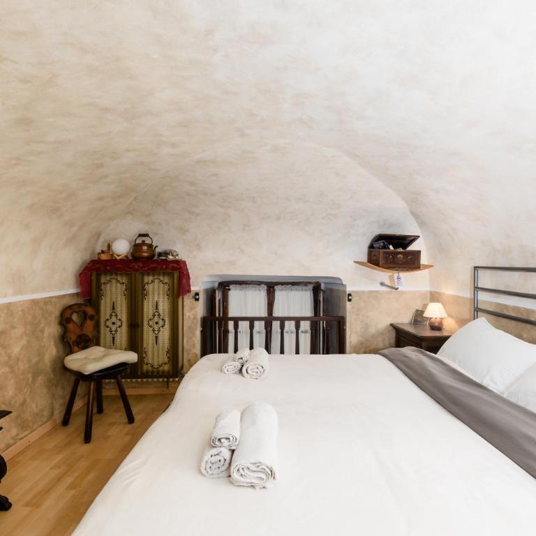 Accogliente alloggio nel pieno centro storico della città parcheggio in box privato incluso - Appartamento con 1 Camera da Letto - 17