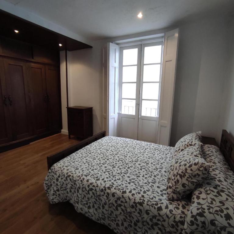 Apartamento Don Manuel - Three-Bedroom Apartment - 4