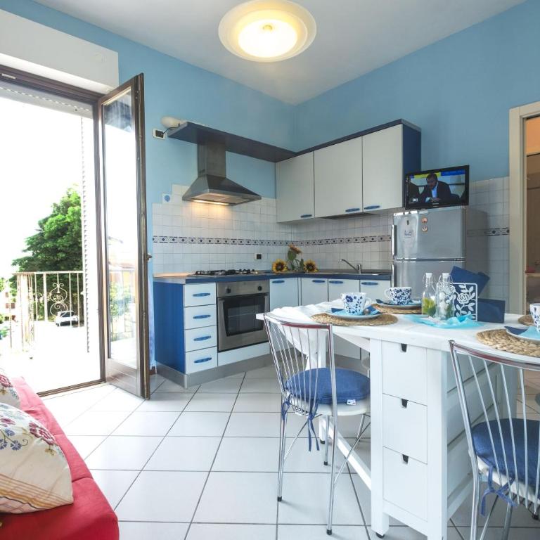 254 - Appartamento trilocale al 1 piano a Marcelli terrazzo vista mare, climatizzato SPIAGGIA INCLUSA - Appartamento con 2 Camere da Letto - 1